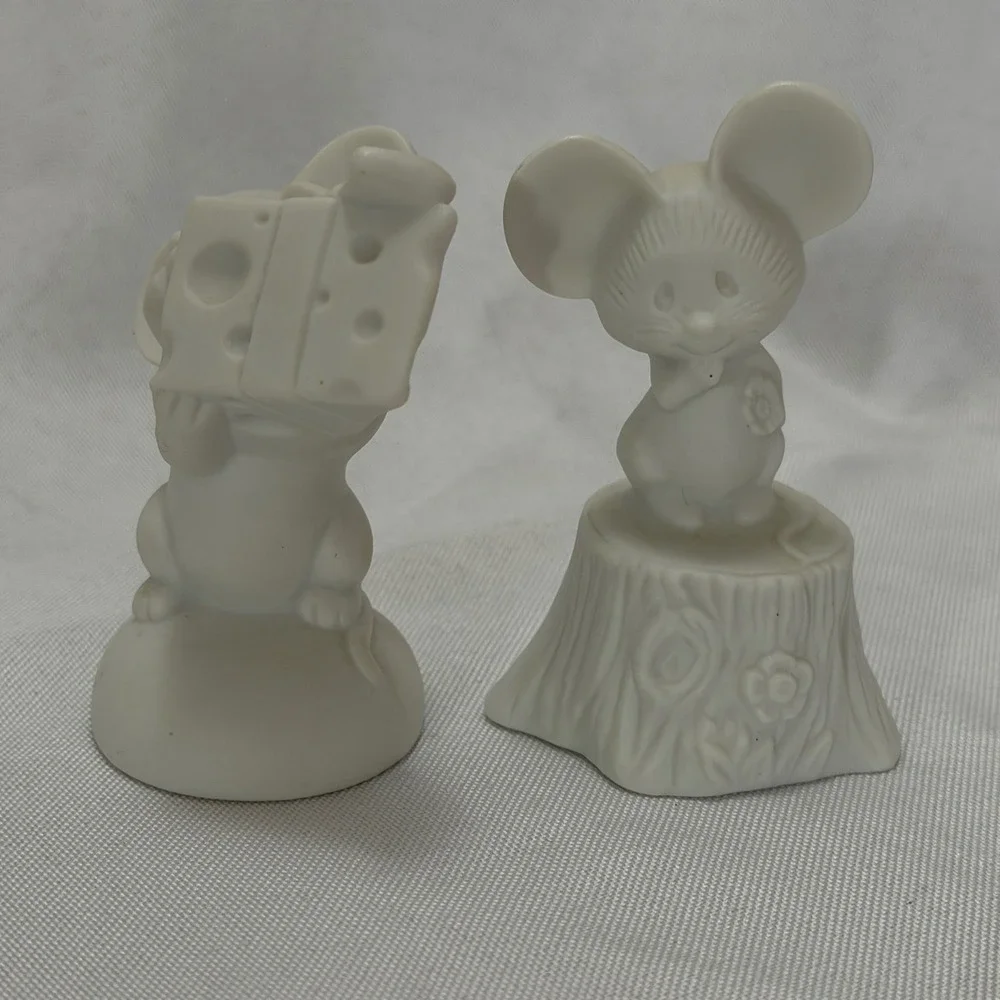 Vintage 1975 Hallmark Bisque Mouse Figurines Set of 2‎ Cottagecore Whimsical